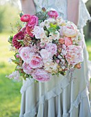 ROSA, RANUNCULUS, DAHLIA IN BOUQUET