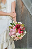 ROSA, RANUNCULUS, DAHLIA IN BOUQUET