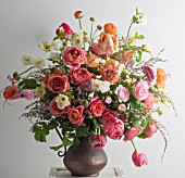 COLOURFUL BOUQUET ARRANGEMENT