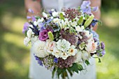 BRIDAL BOUQUET OF ROSES AND SUMMER FLOWERS