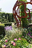 THE MCARTHY AND STONE GARDEN BY CHRIS BEARDSHAW, RHS HAMPTON COURT FLOWER SHOW. GOLD MEDAL WINNER