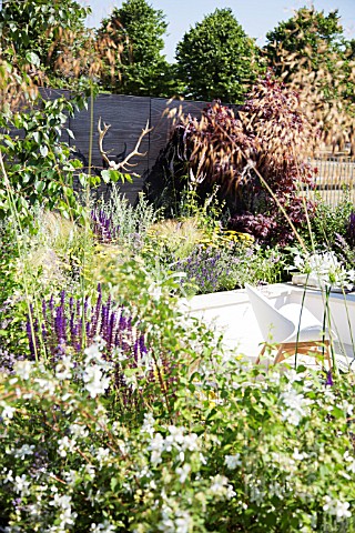 THE_GARDEN_PAD_DESIGNER_DAN_BOWYER_RHS_HAMPTON_COURT_FLOWER_SHOW