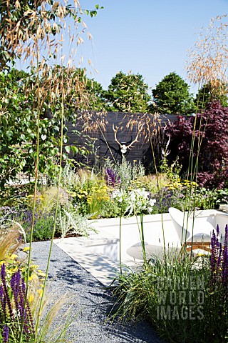 THE_GARDEN_PAD_DESIGNER_DAN_BOWYER_RHS_HAMPTON_COURT_FLOWER_SHOW