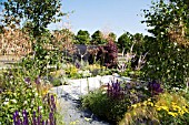 THE GARDEN PAD, DESIGNER DAN BOWYER. RHS HAMPTON COURT FLOWER SHOW