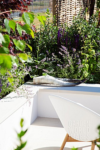 THE_GARDEN_PAD_DESIGNER_DAN_BOWYER_RHS_HAMPTON_COURT_FLOWER_SHOW