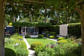 THE TELEGRAPH GARDEN RHS CHELSEA 2014,   DESIGNERS DEL BUONO GAZERWITZ