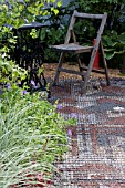 CREDIT CRUNCH: THE OVERDRAWN ARTISTS GARDEN - DESIGNER SARAH EBERLE