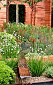 THE HOMEBASE TEENAGE CANCER TRUST GARDEN, RHS CHELSEA FLOWER SHOW 2012 - DESIGNER JOE SWIFT