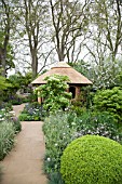 RHS CHELSEA FLOWER SHOW 2013, M&G CENTENARY GARDEN WINDOWS THROUGH TIME DESIGNER ROGER PLATTS.