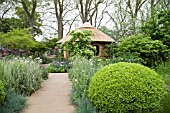 RHS CHELSEA FLOWER SHOW 2013, M&G CENTENARY GARDEN WINDOWS THROUGH TIME DESIGNER ROGER PLATTS.