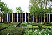 RHS CHELSEA FLOWER SHOW 2013, THE TELEGRAPH GARDEN, DESIGNER CHRISTOPHER BRADLEY-HOLE.