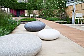 RHS CHELSEA FLOWER SHOW 2013, THE BREWIN DOLPHIN GARDEN, DESIGNERS ROBERT MYERS ASSOCIATES