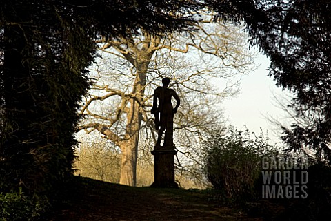 SILHOUETTE_OF_CLASSICAL_STATUE_OF_YOUNG_MAN_AT_ROUSHAM_OXFORDSHIRE