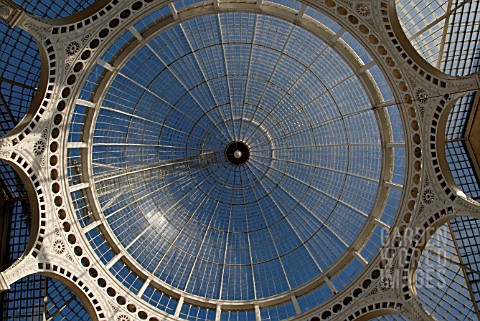 DOME_OF_THE_GREAT_CONSERVATORY_AT_SYON_PARK