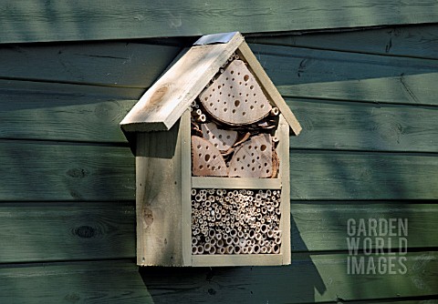 INSECT_NESTING_BOX_BUG_HOTEL