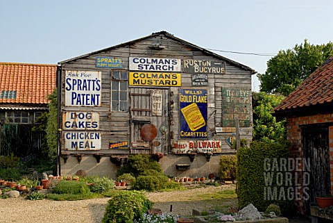 OLD_SIGNS_ON_GARDEN_OUTBUILDING_AT_21_CHAPEL_STREET_HACONBY_LINCS