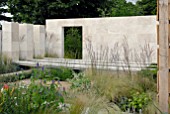 THE TRAVELLERS GARDEN SHOW GARDEN AT RHS HAMPTON COURT SHOW 2008, DESIGNER AMANDA PATTON