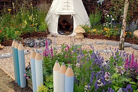 THE_CHALLOCK_PRIMARY_SCHOOL_LITERACY_GARDEN_AT_RHS_HAMPTON_COURT_2008