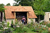 THE NATIONAL YEAR OF READING SHOW GARDEN AT RHS HAMPTON COURT 2008, DESIGNER - SALLY COURT