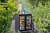 THE HOLIDAY INN GREEN ROOM SHOW GARDEN AT RHS HAMPTON COURT 2008, DESIGNER - SARAH EBERLE