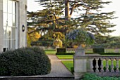 TERRACE WITH LAWN AND BALLUSTADING AT OZLEWORTH PARK, GLOUCESTERSHIRE