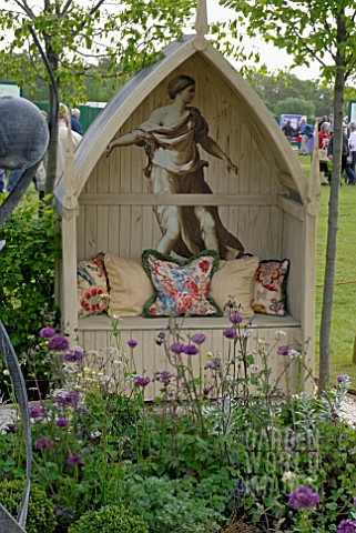 A_DANCE_TO_THE_MUSIC_OF_TIME_SHOW_GARDEN__AT_MALVERN_SPRING_SHOW_2009_DESIGN_BY_PAUL_HERVEYBROOKES