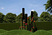 HAMPTON COURT FLOWER SHOW 2011 - DIAMONDS AND RUST, DESIGNER TONY SMITH