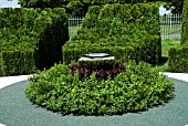 HAMPTON COURT FLOWER SHOW 2011 - THE EYE OF THE INTERNET MAZE, DESIGNER JUDITH CORNFORD