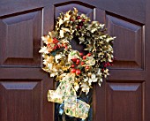 DOOR DECORATION SERIES   HOLLY WREATH ON DOOR