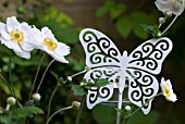BUTTERFLY TEA LIGHT HOLDER WITH JAPANESE ANEMONE - ANEMONE HUPHENSIS