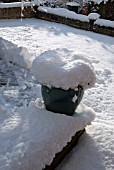 GARDEN POT AFTER HEAVY SNOW FALL