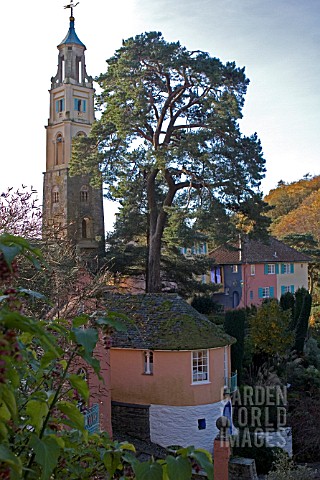 VIEW_OF_PORTMEIRION_ITALIANATE_VILLAGE_IN_WINTER