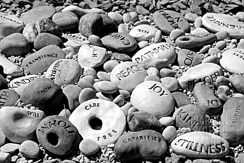 DECORATIVE_STONES_WITH_MESSAGES_IN_BLACK_AND_WHITE