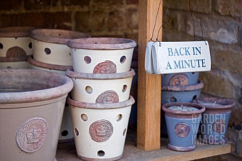 BACK_IN_A_MINUTE_AND_POTS_AT_KEW_GARDEN_CENTRE