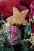 DECORATIVE CHRISTMAS DECORATIONS