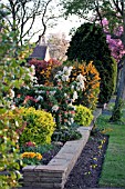 SPRING FRONT GARDEN