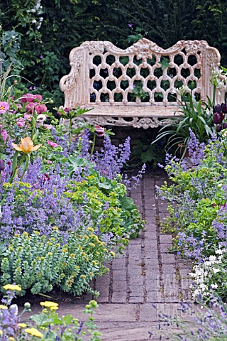 DETAIL_OF_BENCH_AND_PLANTING__THE_CHRIS_BEARDSHAW_GARDEN_IN_ASSOCIATION_WITH_BUILDBASE__CHELSEA_FLOW