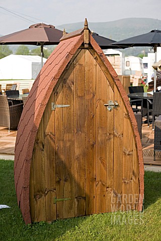 BOAT_SHAPED_SHED_AT_MALVERN_SPRING_GARDENING_SHOW