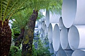 DETAIL OF THE CANCER RESEARCH GARDEN, CHELSEA FLOWER SHOW 2008, DESIGNED BY ANDY STURGEON GARDEN DESIGN LTD