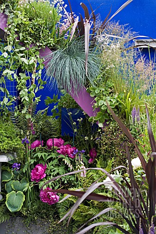 DETAIL_OF_THE_QUILTED_VELVET_GARDEN_AT_CHELSEA_FLOWER_SHOW_2008_DESIGNED_BY_JAMES_TOWILLIS_AND_PETER