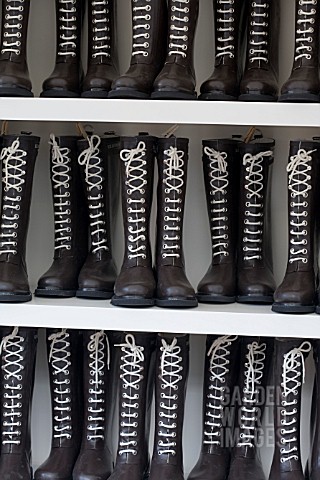 WELLIE_BOOTS_IN_ABSTRACT_PATTERN