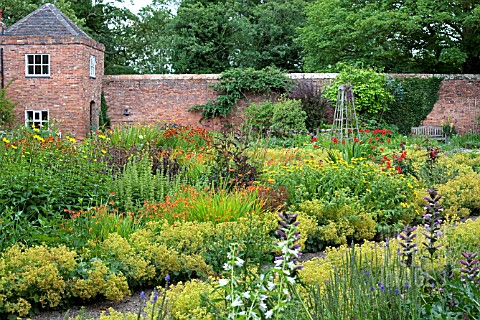 THE_WALLED_GARDEN_AT_MIDDLETON_HALL