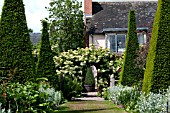 WOLLERTON OLD HALL GARDEN, JUNE