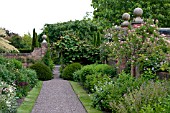 WOLLERTON OLD HALL GARDEN, JUNE