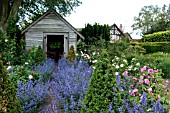 WOLLERTON OLD HALL GARDEN, JUNE