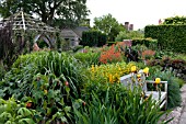 WOLLERTON OLD HALL GARDEN, JUNE