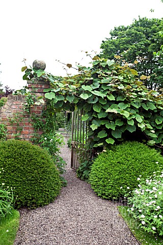 WOLLERTON_OLD_HALL_GARDEN