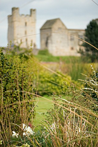 VIEW_OF_HELMSLEY_CASTLE_FROM_THE_WALLED_GARDEN