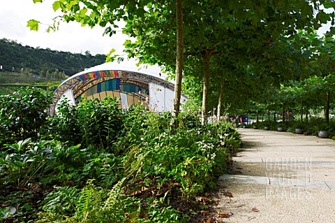 DEN_CHALLENGE_DOME_AT_THE_EDEN_PROJECT_CORNWALL