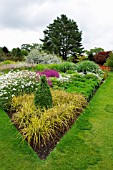 HERBACEOUS FLOWER BED AT RHS HARLOW CARR GARDENS